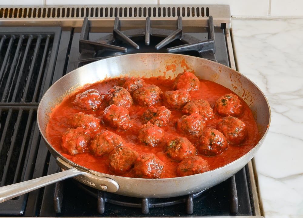 meatballs in marinara sauce