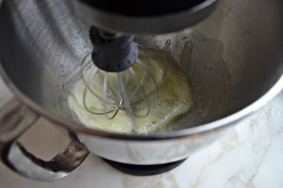 Stand mixer whisking eggs.