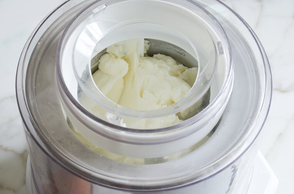 frozen yogurt in ice cream machine