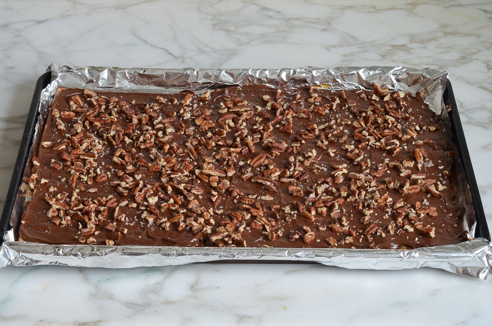 sprinkling with nuts and salt