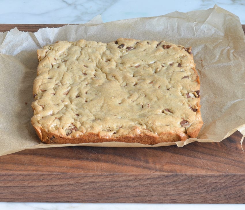 blondie bar on cutting board