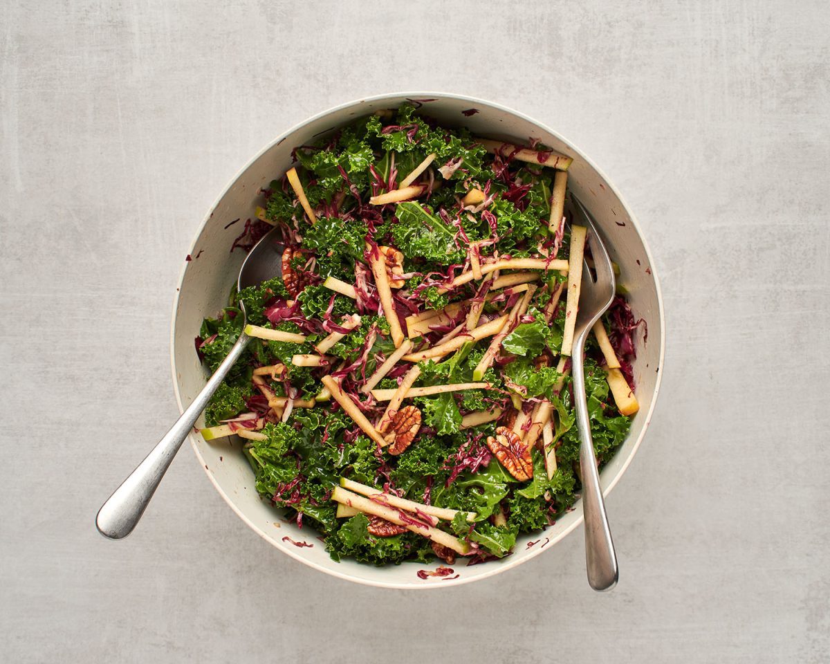 tossed salad in bowl
