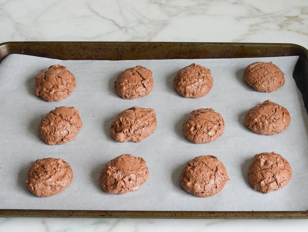 baked chocolate meringue cookies