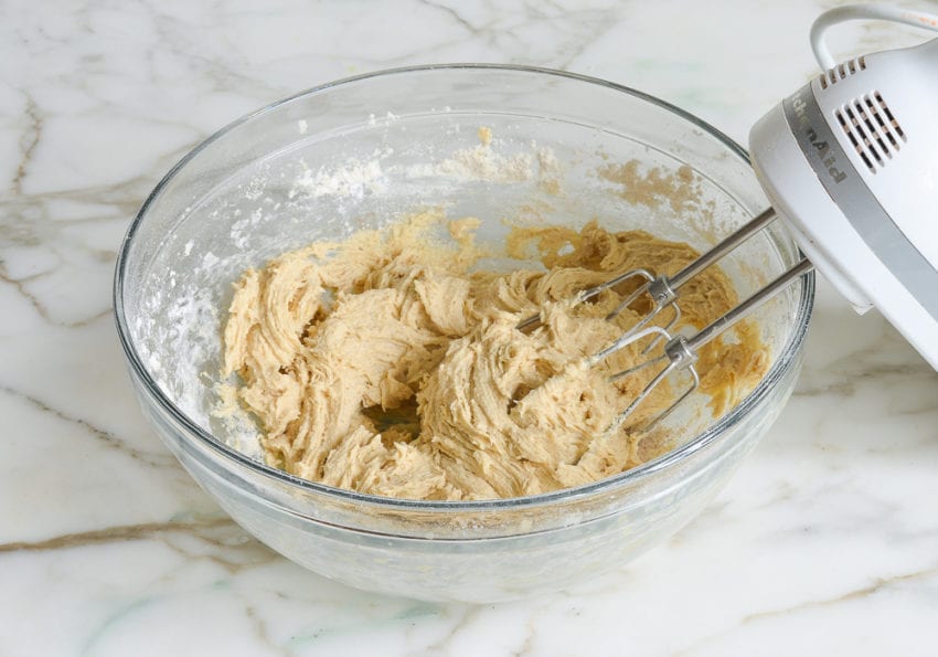 how to make chai-spiced banana bread
