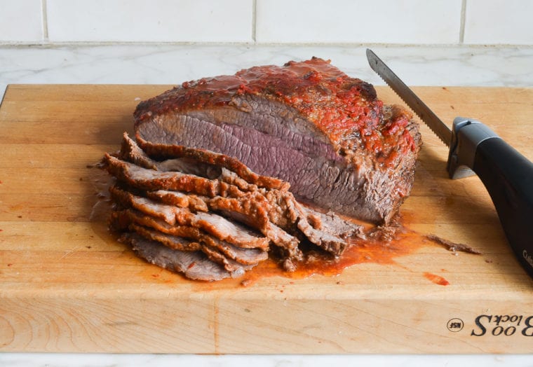 slicing the brisket