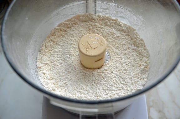 Food processor of dry ingredients.