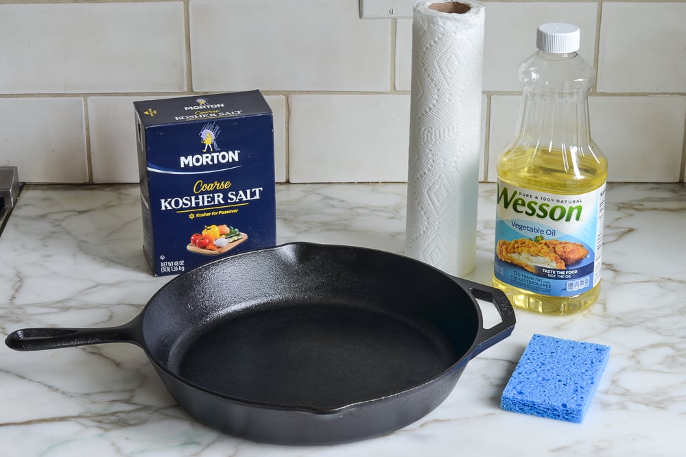 how to clean a cast iron pan
