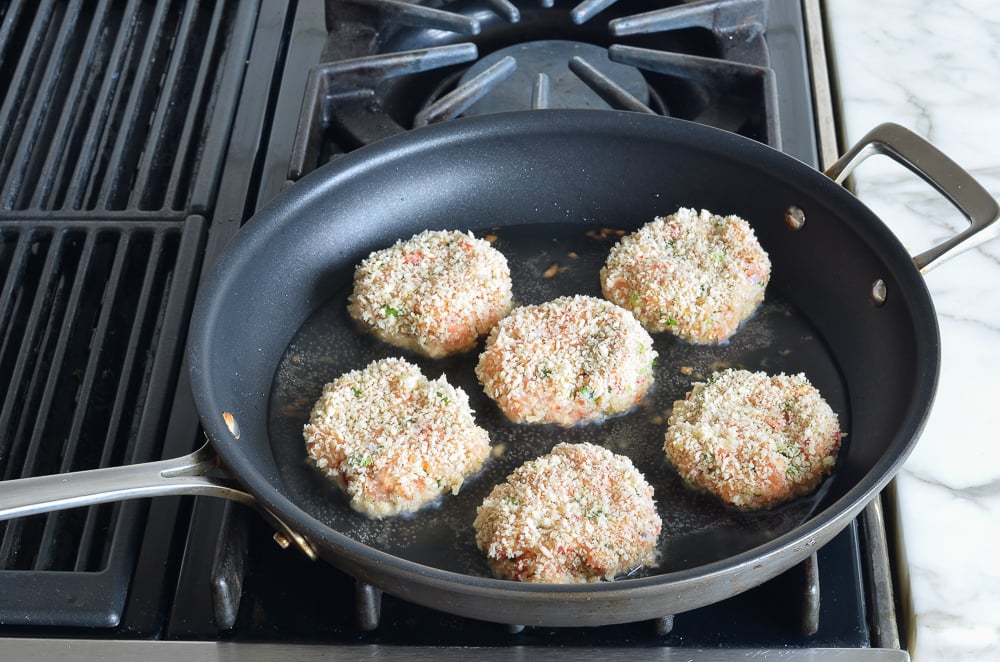 frying salmon cakes