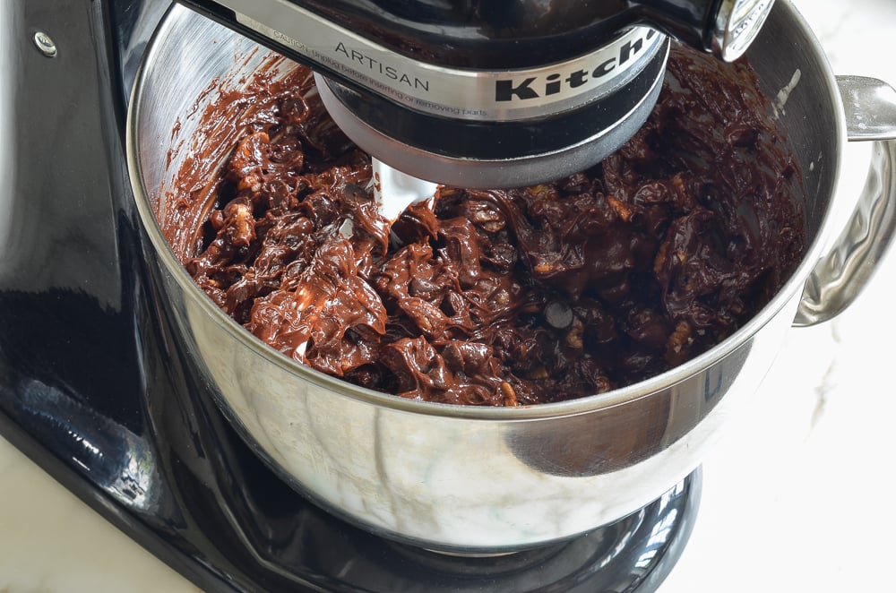 Blobb dough in a stand mixer.
