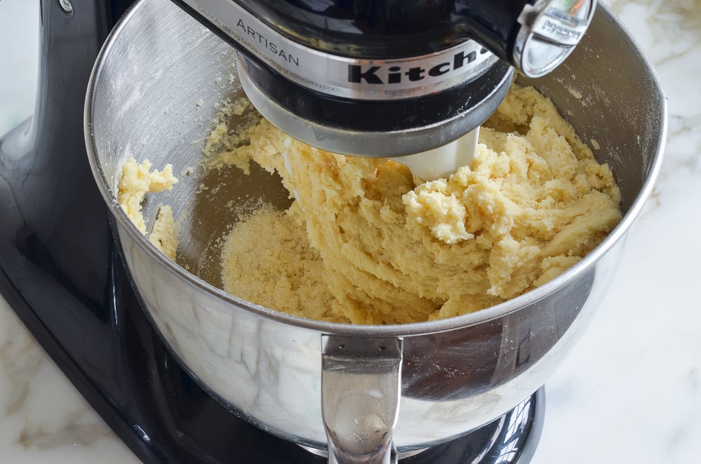 mixing wet and dry ingredients