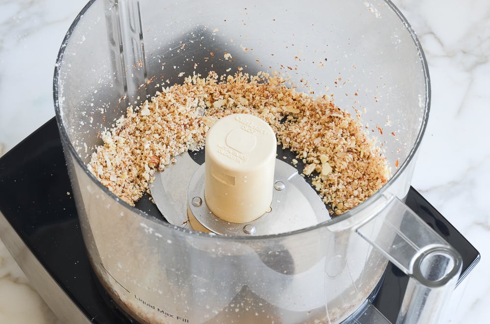 finely chopped almonds