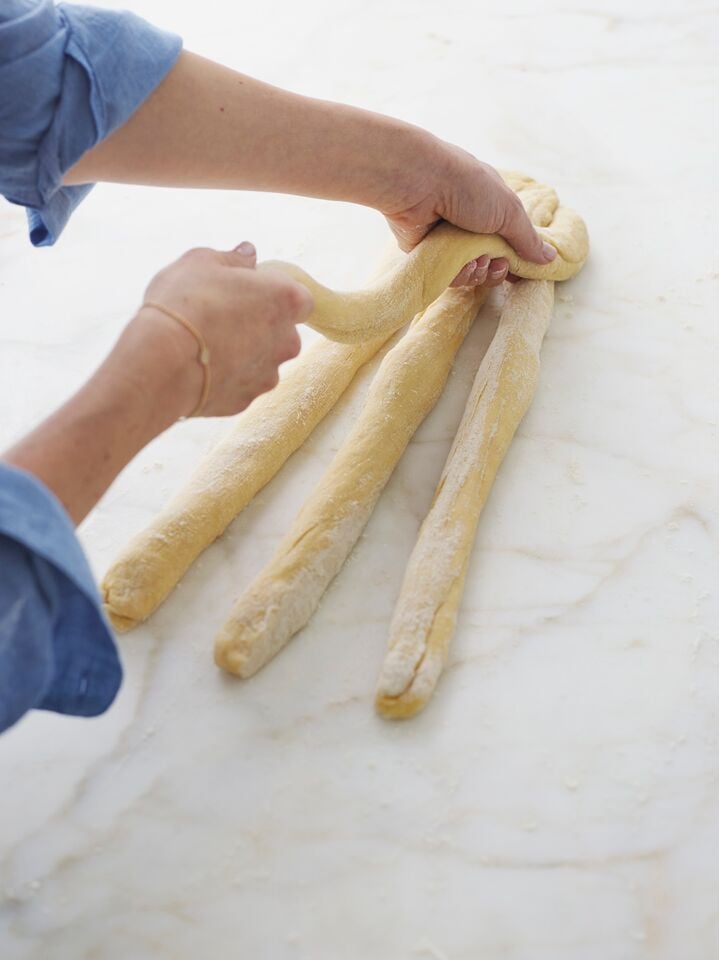 starting challah braid