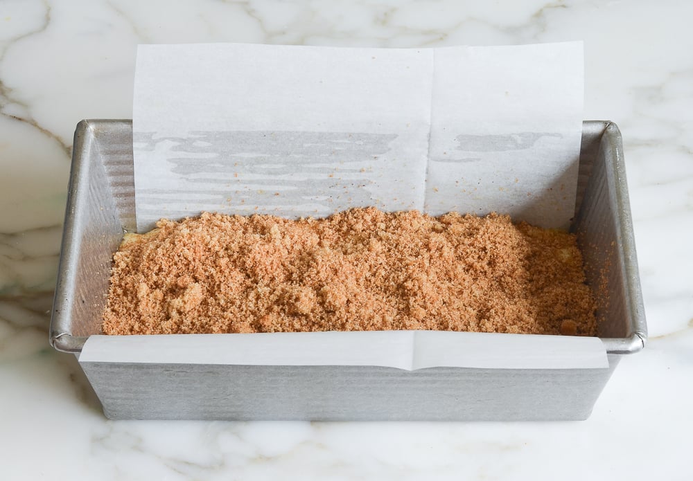 adding brown sugar cinnamon swirl mixture