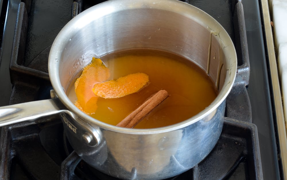 honey syrup in pot