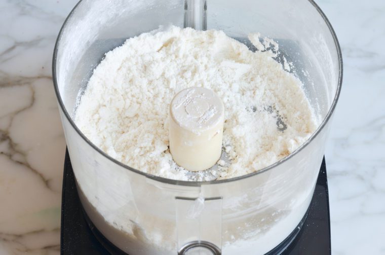 powdery almonds and sugar