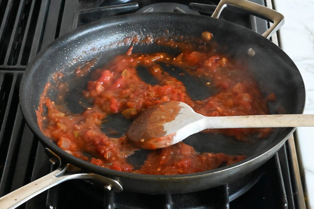 finished sauce with a thick consistency