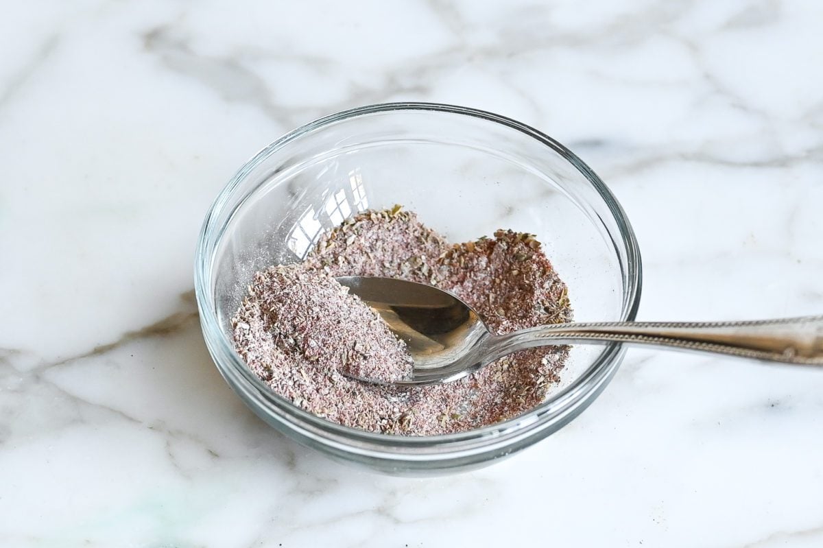 blended spice rub in bowl