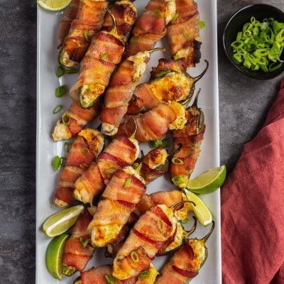 jalapeno poppers on platter with drinks