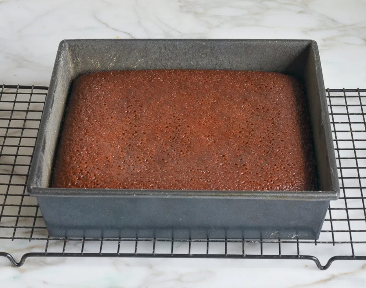 baked gingerbread on rack