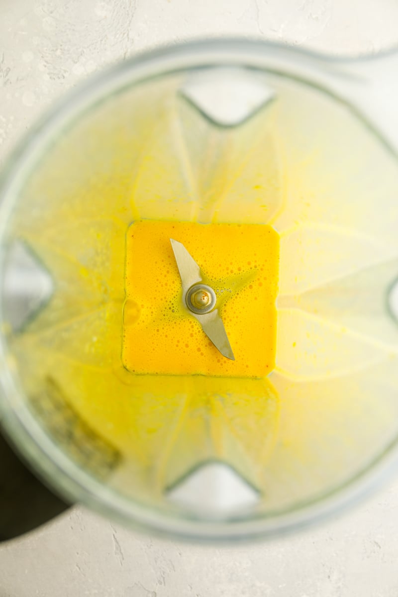 making hollandaise sauce in blender.