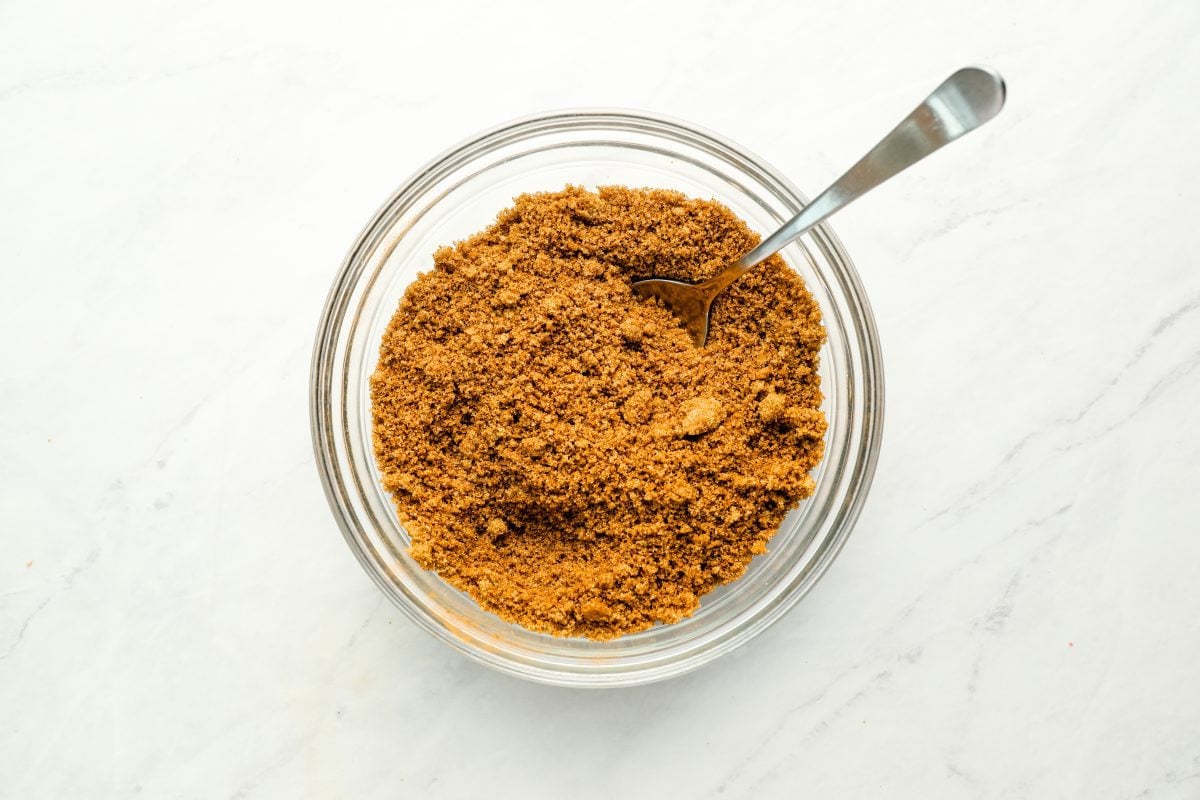 brown sugar and cinnamon mixed in small glass bowl
