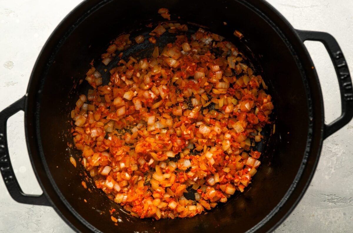aromatics in Dutch oven