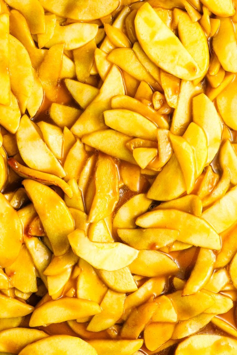 apple pie filling close up