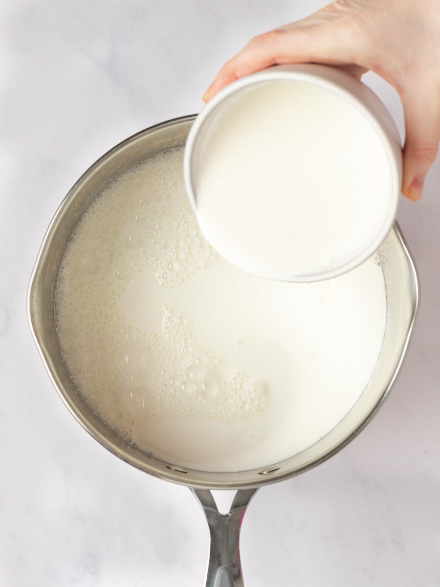 In a medium saucepan, combining milk and cream.